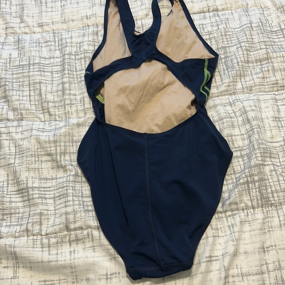 Full piece swim suit - Picture 2 of 3